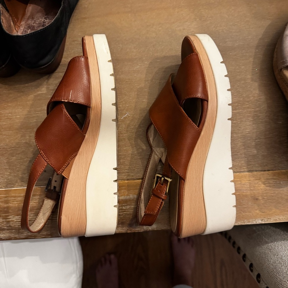 Women's Brown Sandals - Picture 3 of 4